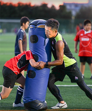 スポーツ部門統括責任者　鈴木洋平